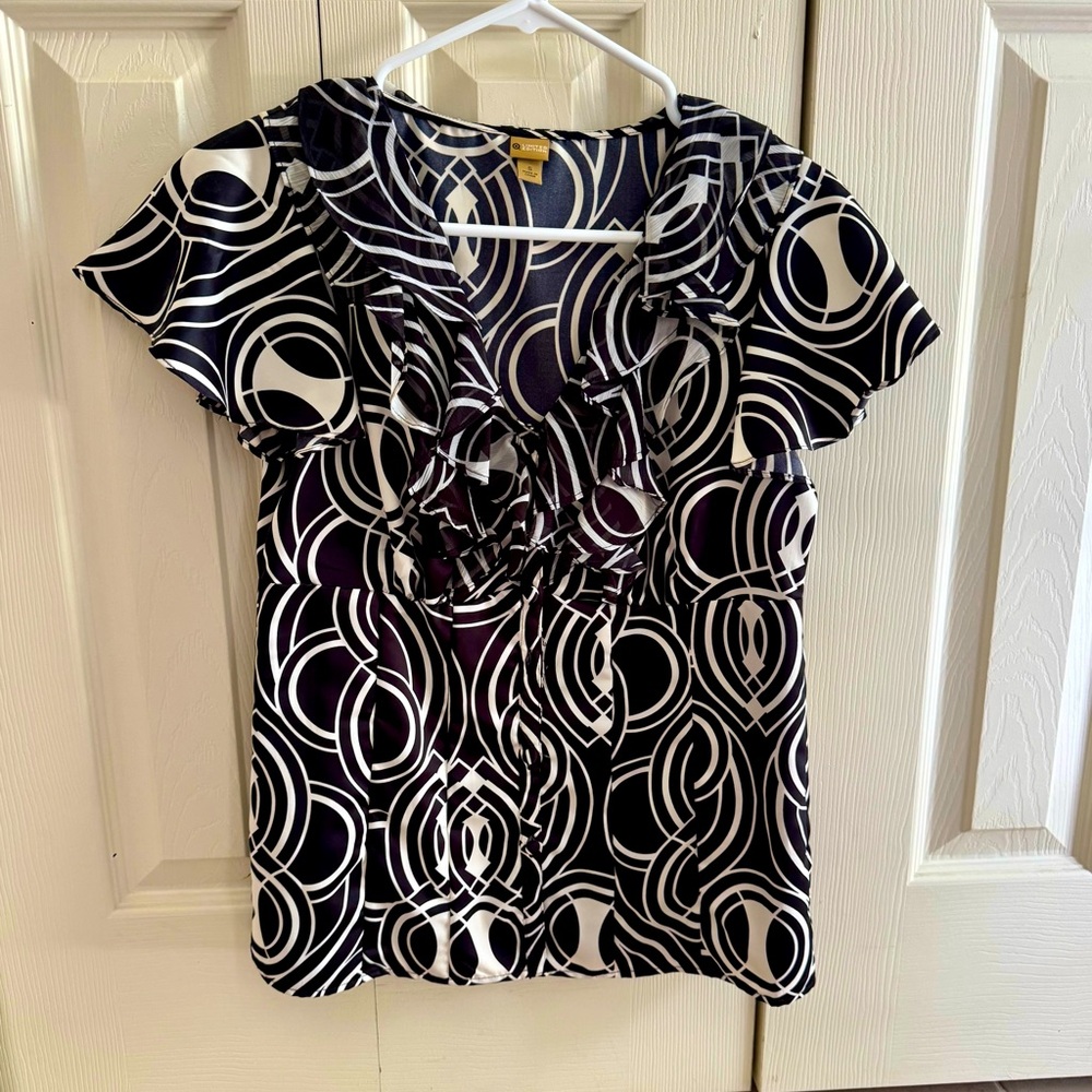 Stylish Black and White Women's Top